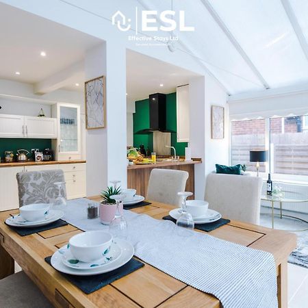 Open Plan - 3 Bedroom House - Garden And Outdoor Seating - Driveway Parking - Short Drive To City Centre Saughall Exterior foto