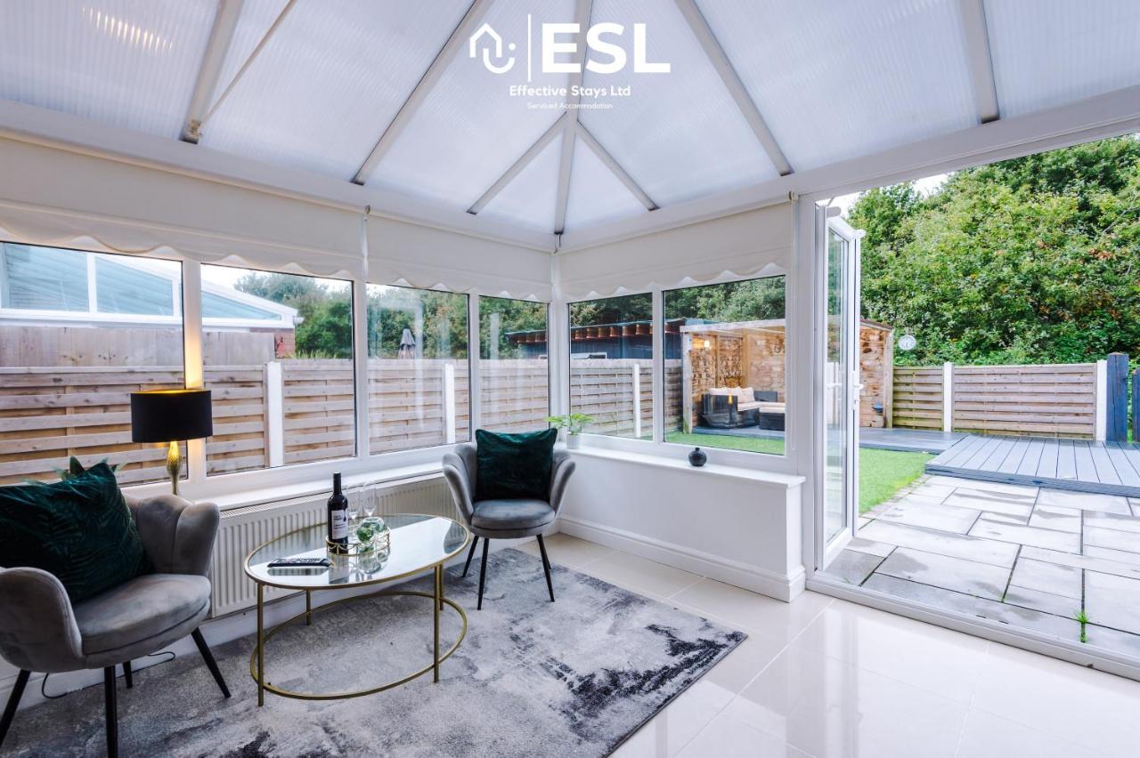 Open Plan - 3 Bedroom House - Garden And Outdoor Seating - Driveway Parking - Short Drive To City Centre Saughall Exterior foto